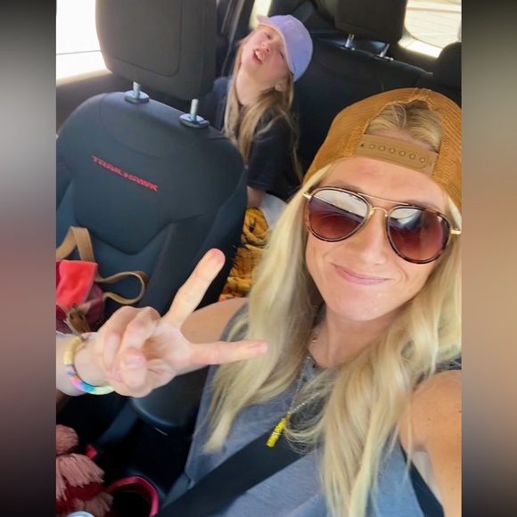 Meet your posher, Ash - Picture 8 of 16